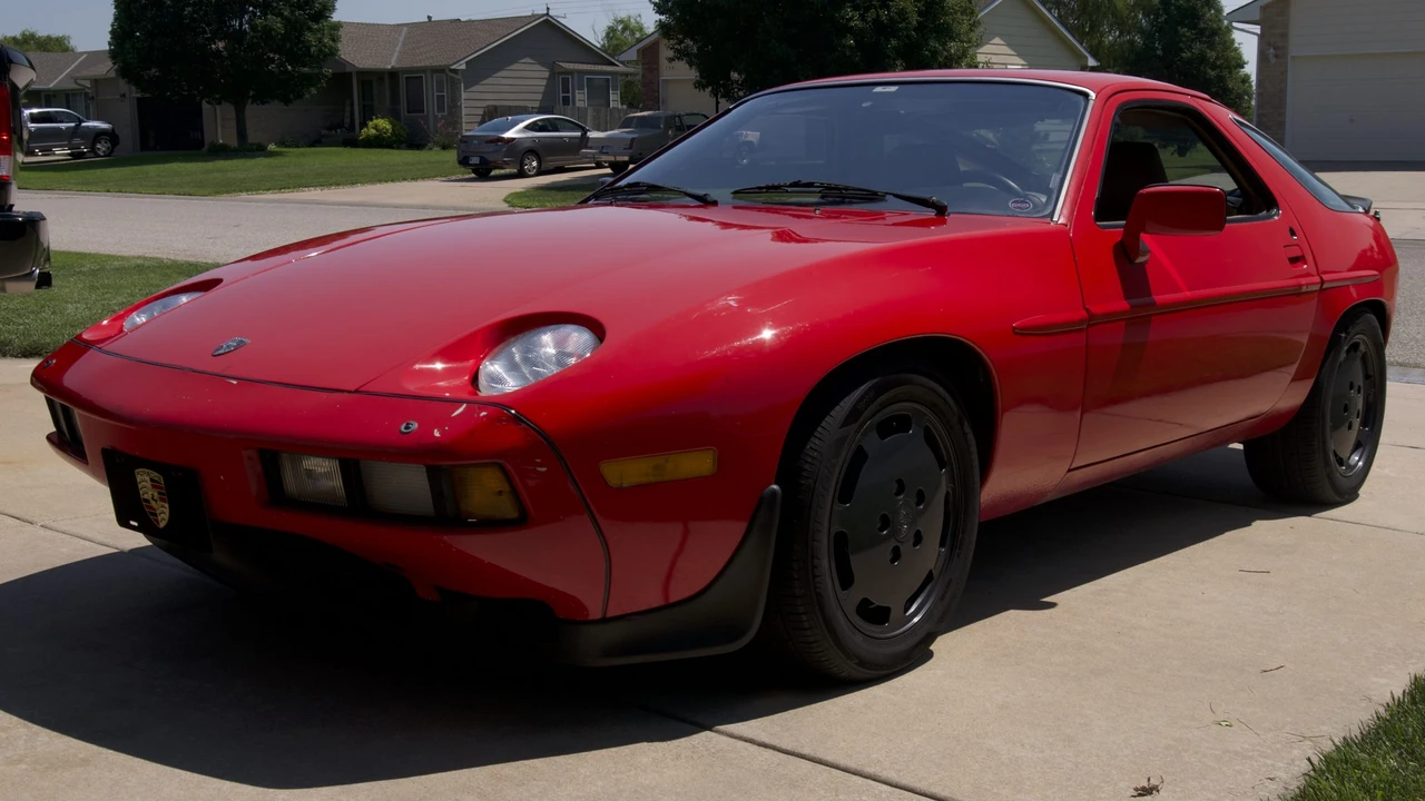 1982 Porsche 928 - Image 12 of 31