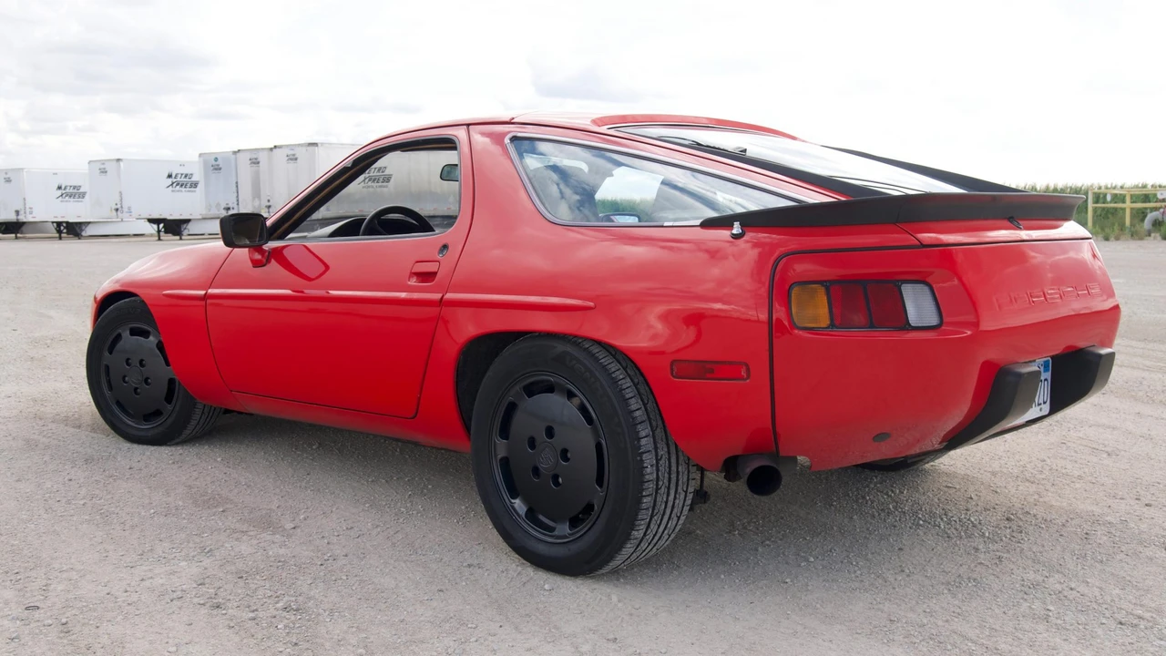 1982 Porsche 928 - Image 5 of 31