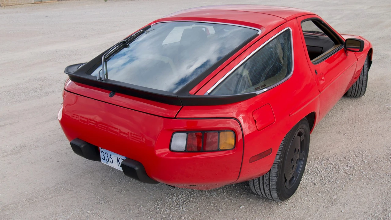 1982 Porsche 928 - Image 7 of 31