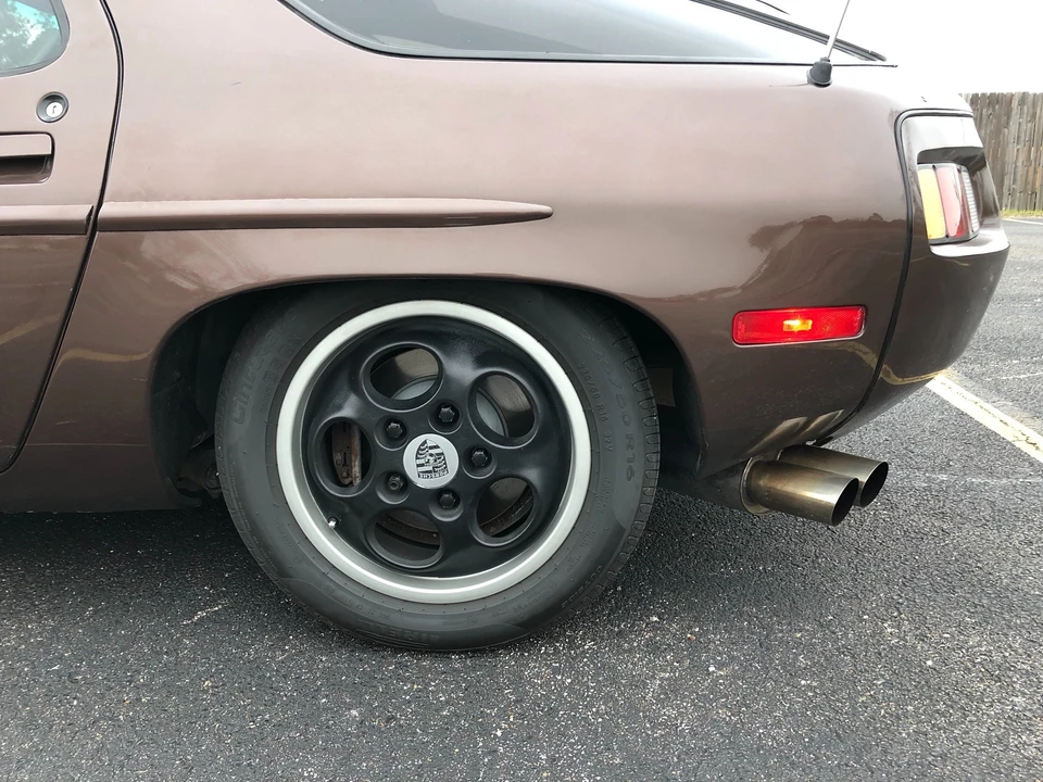 1982 Porsche 928 - Image 18 of 31