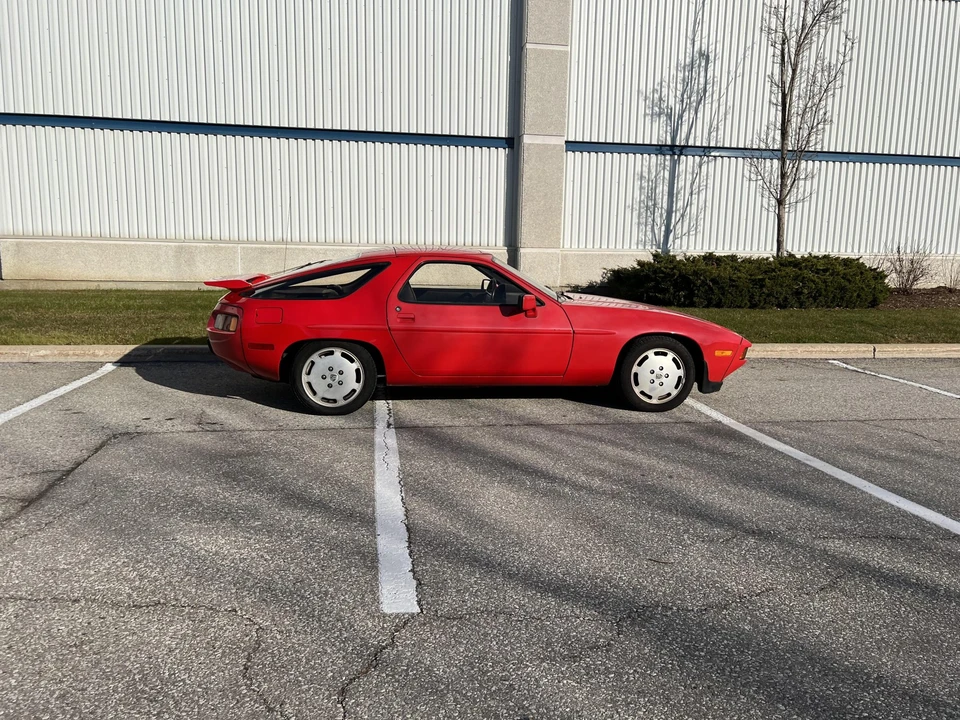 1982 Porsche 928 - Image 10 of 31