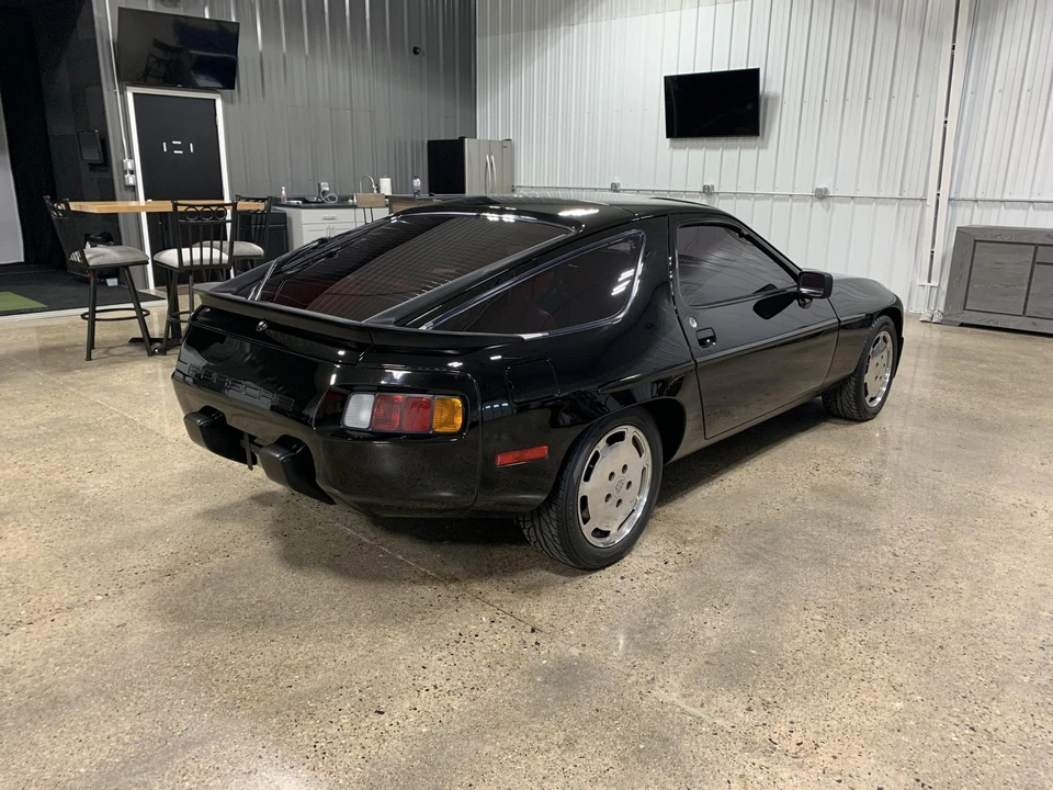 1982 Porsche 928 - Image 6 of 31