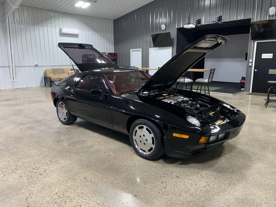 1982 Porsche 928 - Image 25 of 31