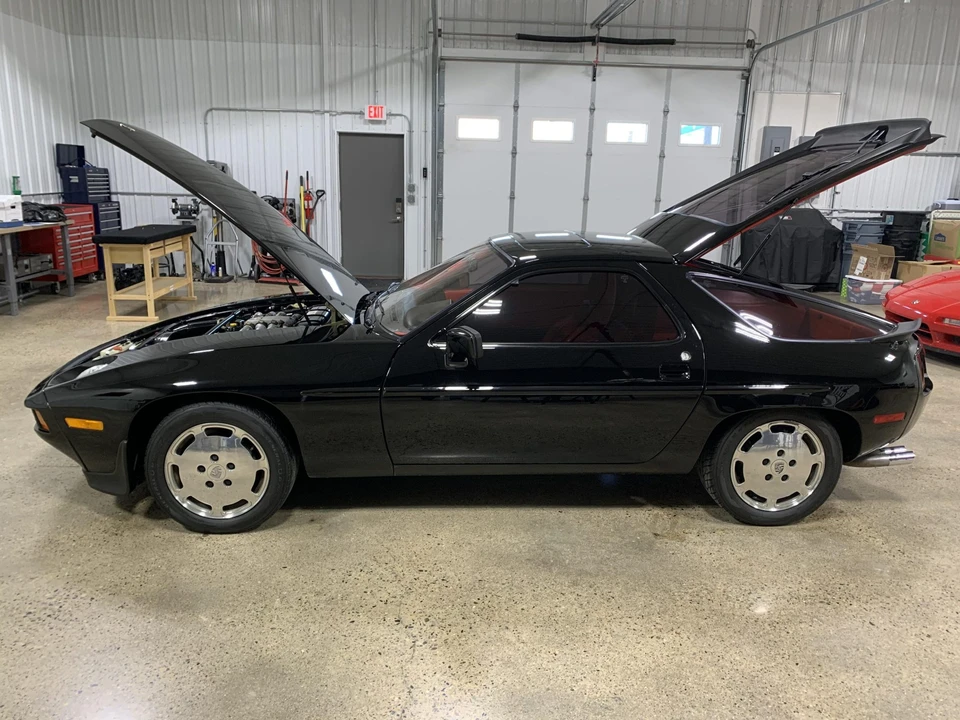 1982 Porsche 928 - Image 21 of 31