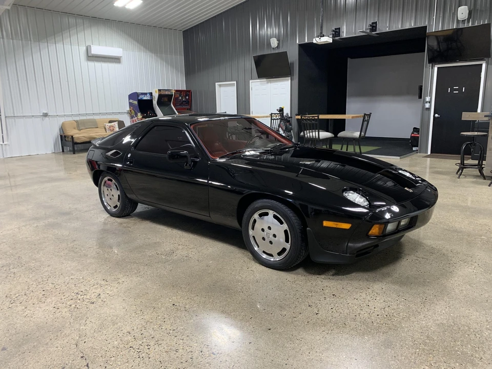 1982 Porsche 928 - Image 8 of 31