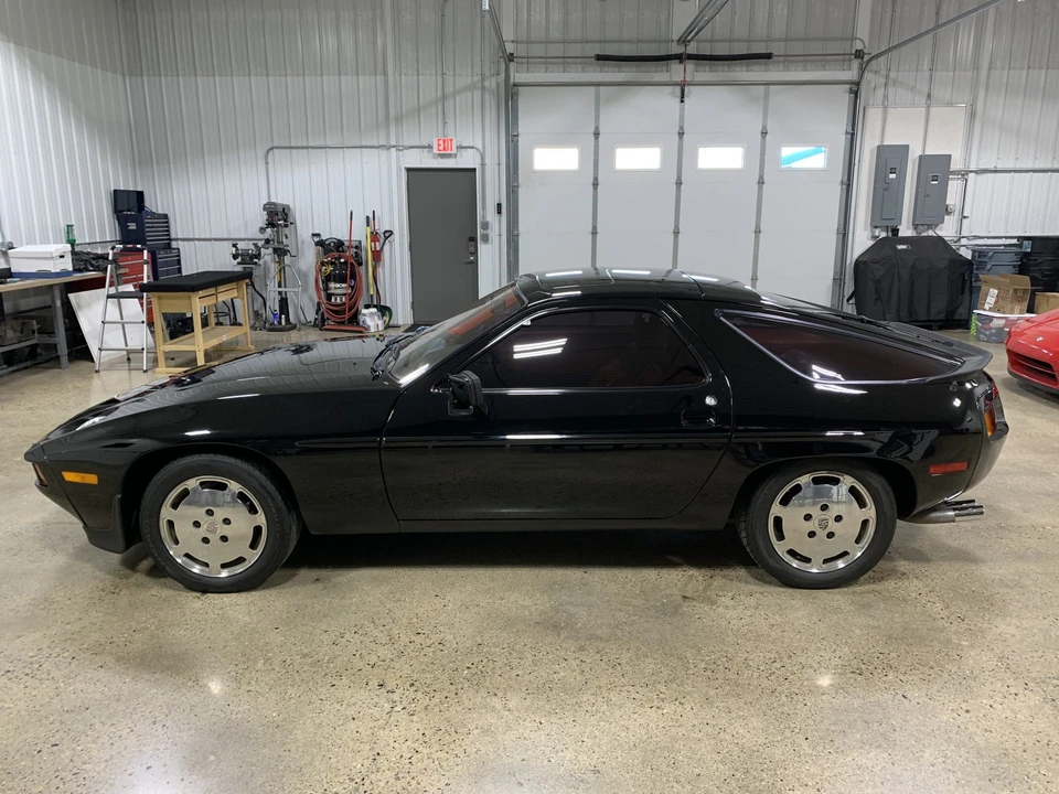 1982 Porsche 928 - Image 3 of 31