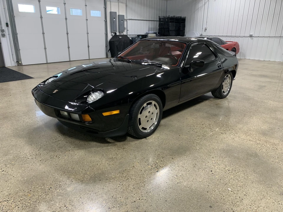 1982 Porsche 928 - Image 2 of 31