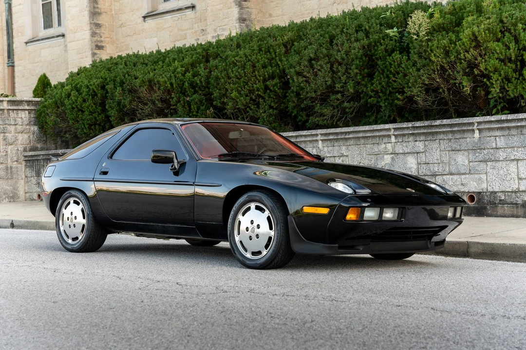 1982 Porsche 928 - Image 2 of 31
