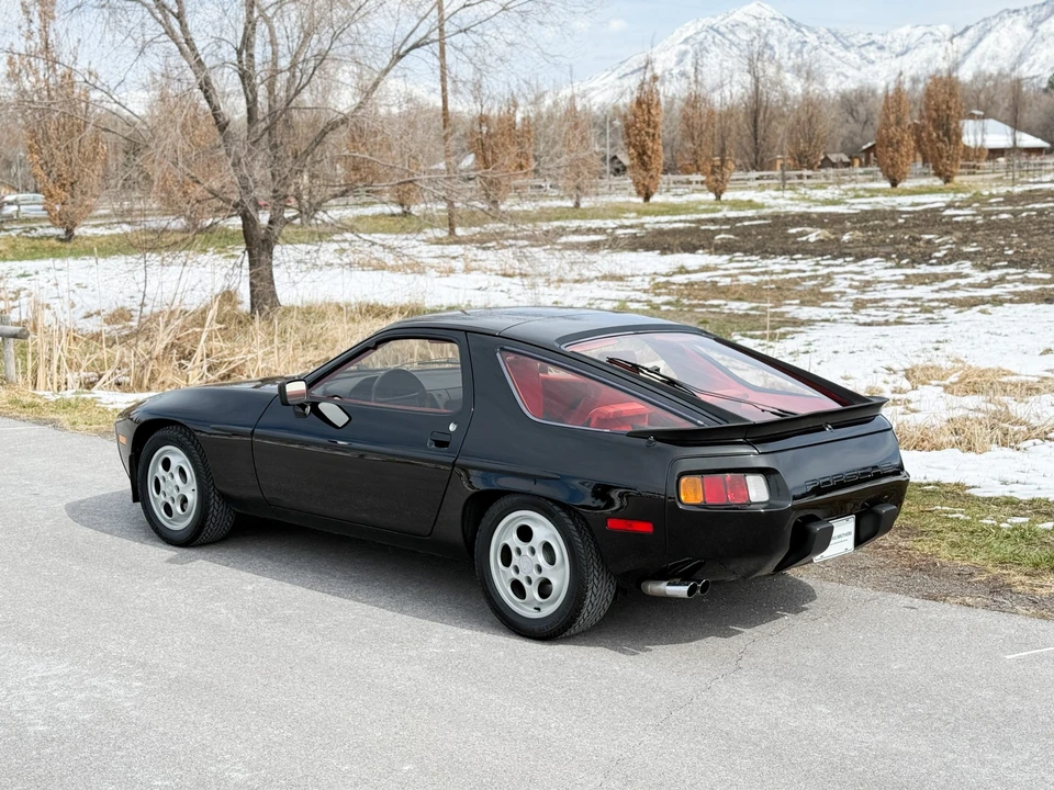 1982 Porsche 928 - Image 12 of 31