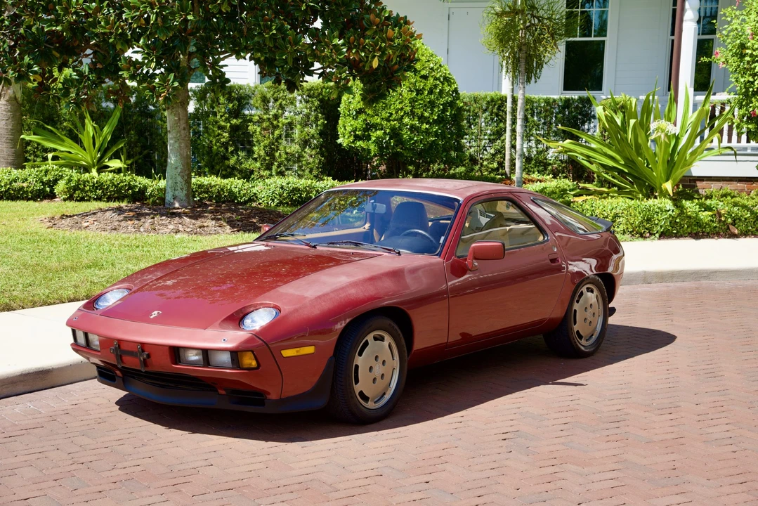 1982 Porsche 928 - Image 2 of 31