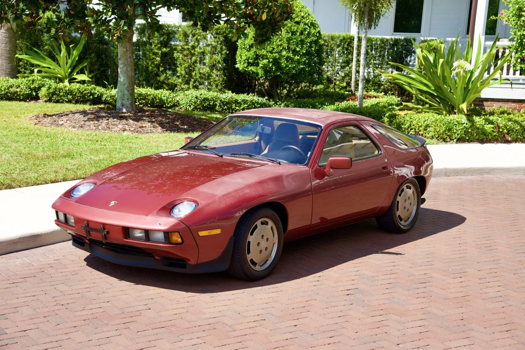 1982 Porsche 928 - Image 3 of 31
