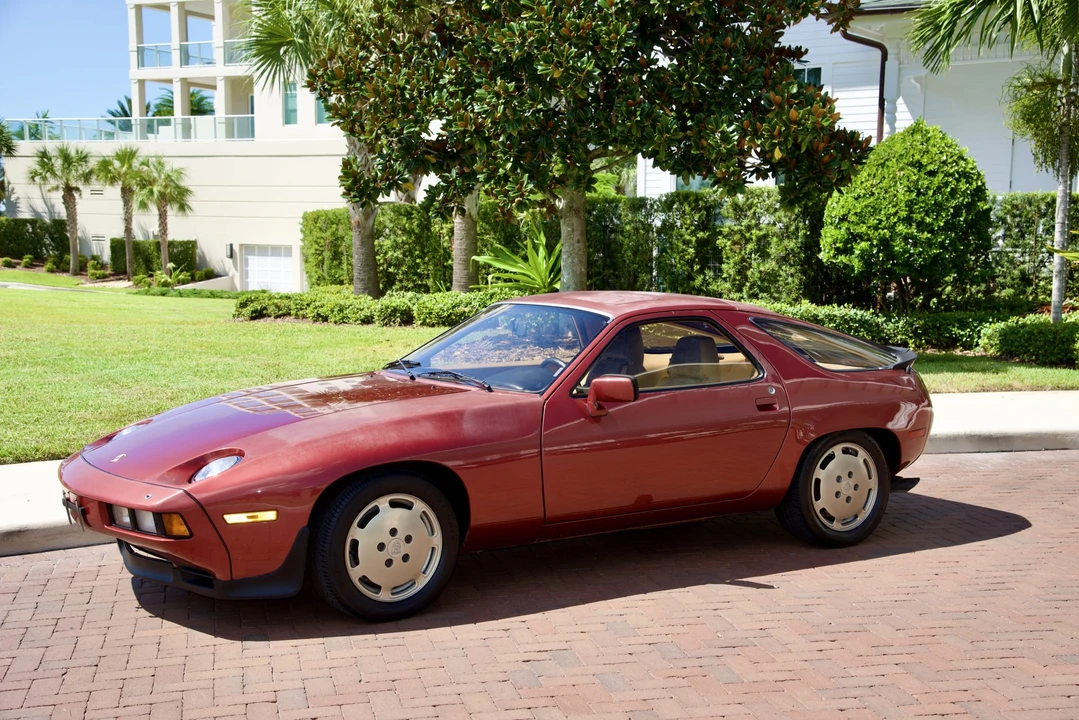 1982 Porsche 928 - Image 4 of 31
