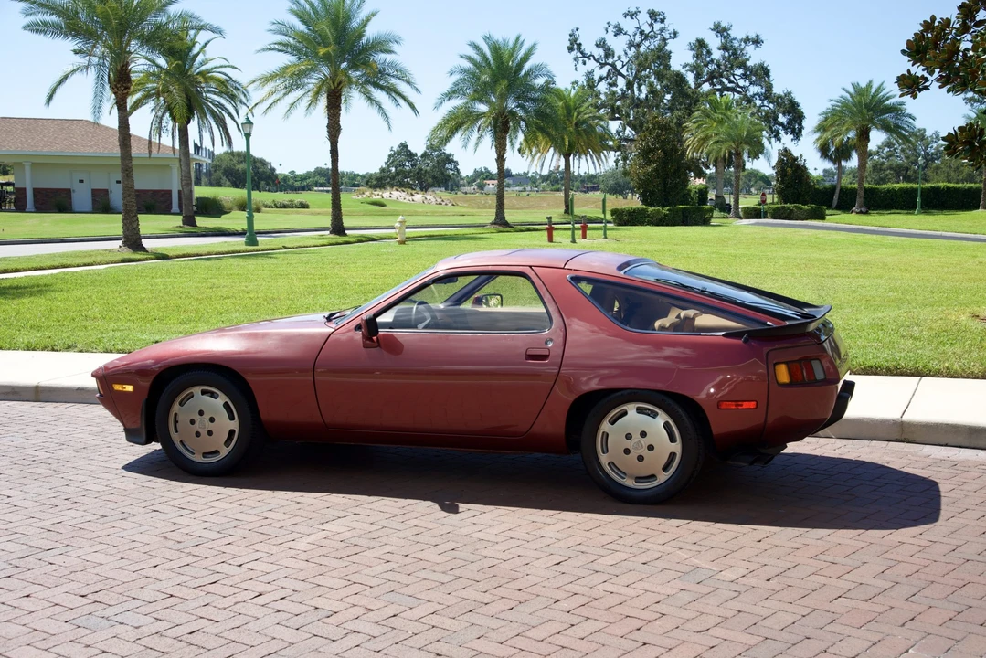 1982 Porsche 928 - Image 6 of 31