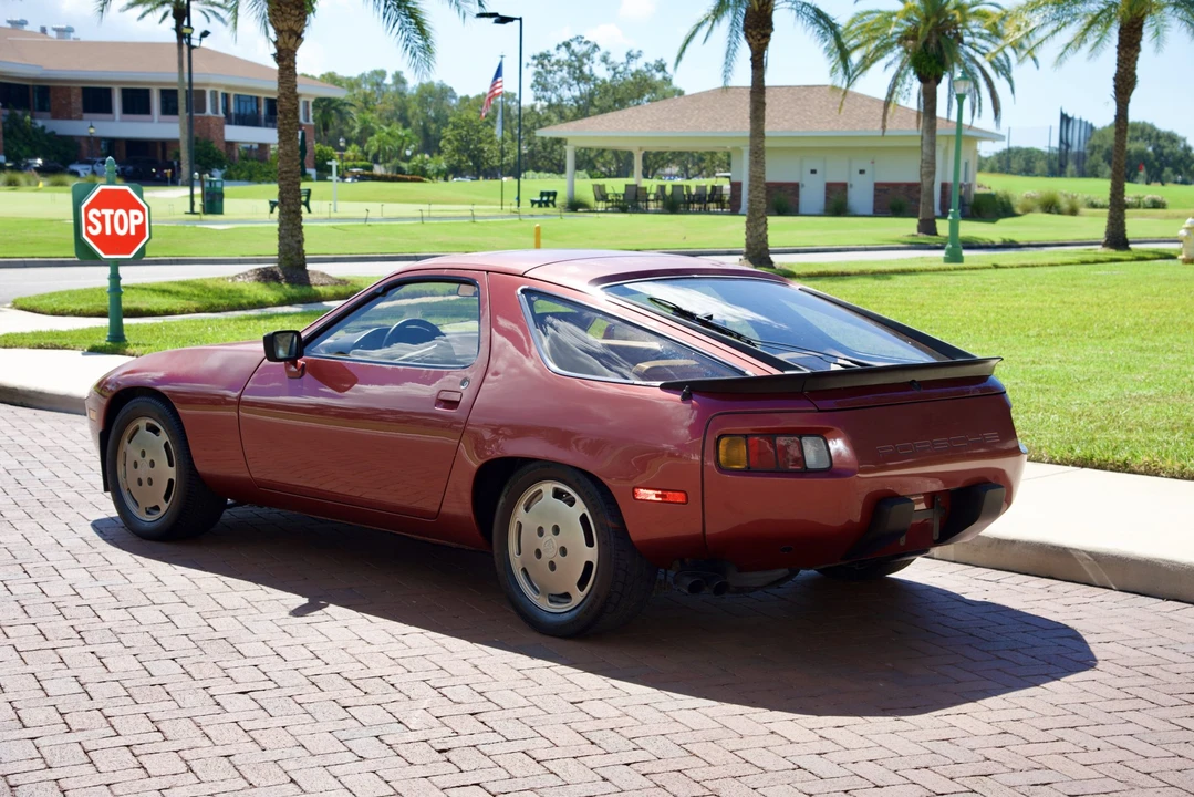 1982 Porsche 928 - Image 7 of 31