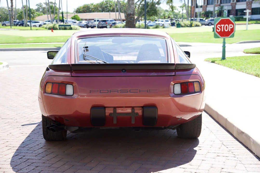 1982 Porsche 928 - Image 8 of 31