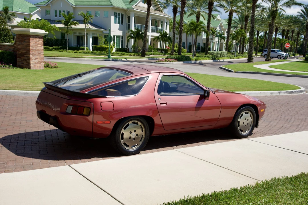 1982 Porsche 928 - Image 11 of 31