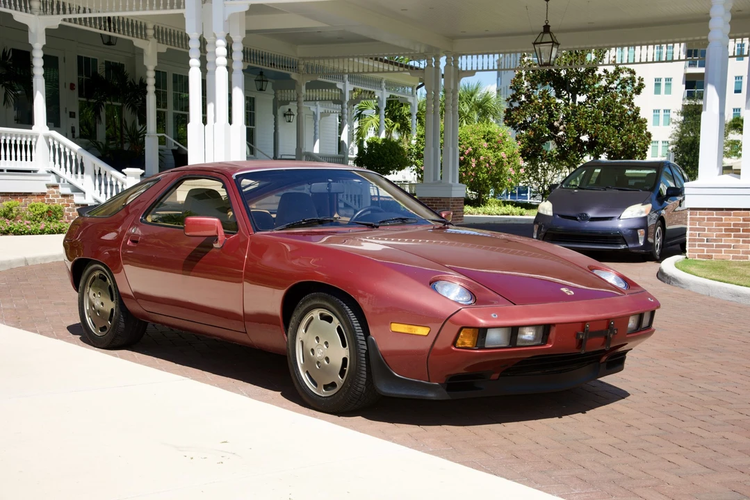 1982 Porsche 928 - Image 13 of 31
