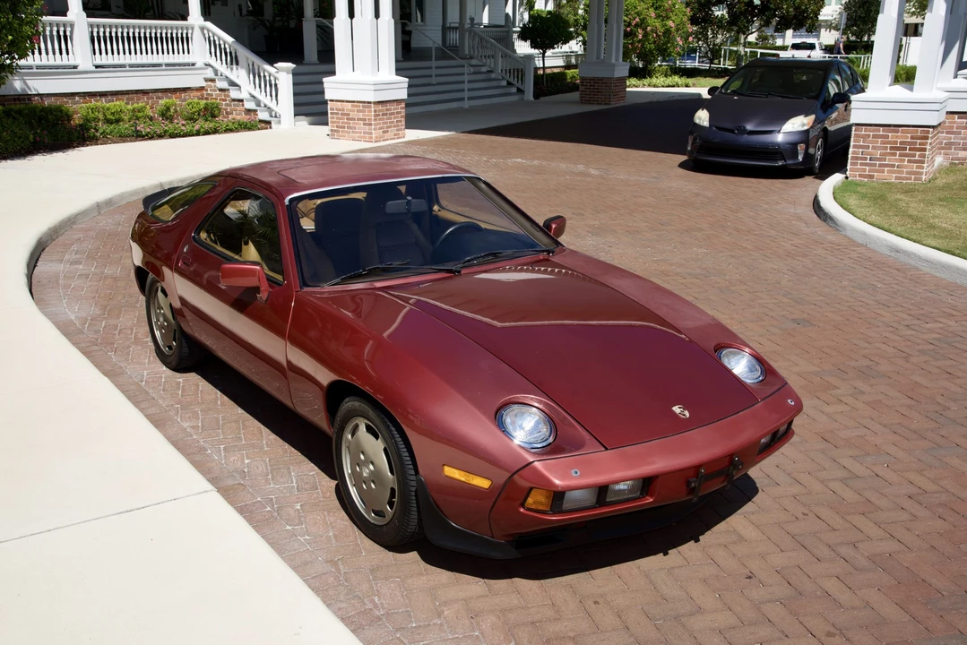 1982 Porsche 928 - Image 14 of 31