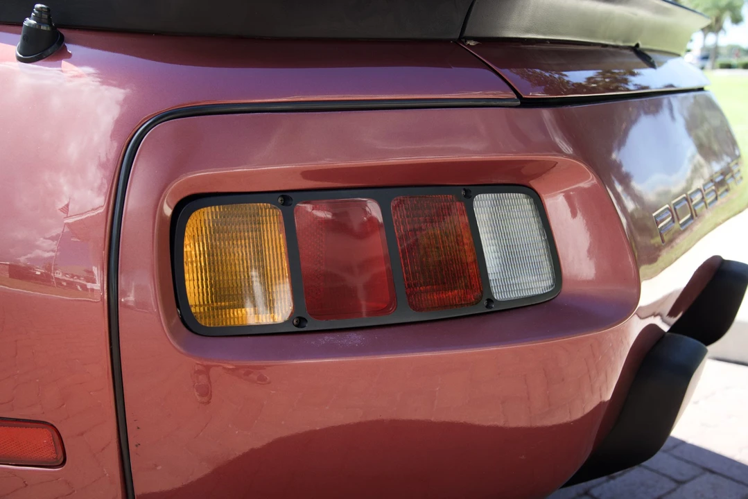 1982 Porsche 928 - Image 28 of 31