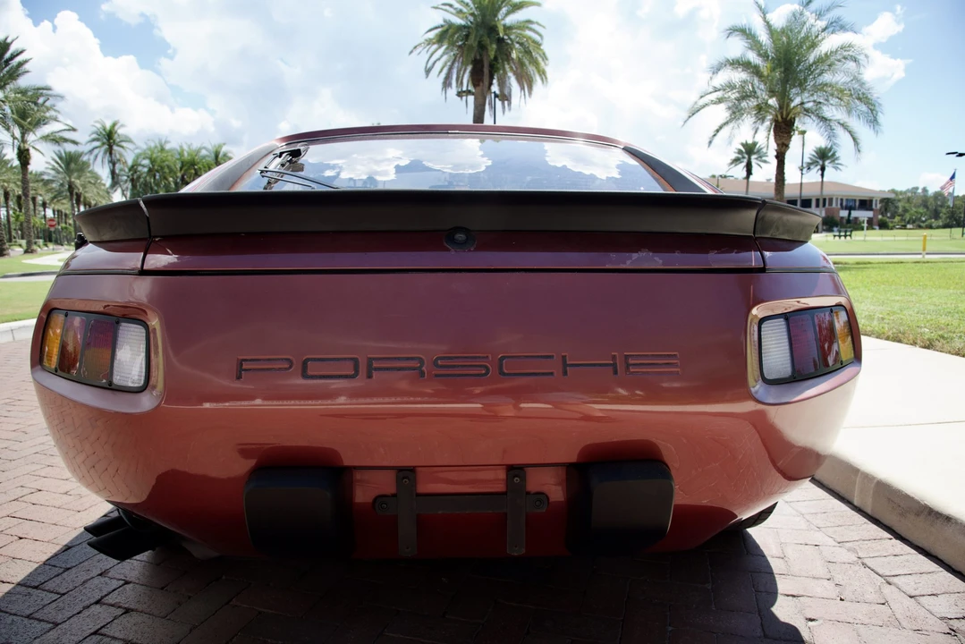 1982 Porsche 928 - Image 9 of 31