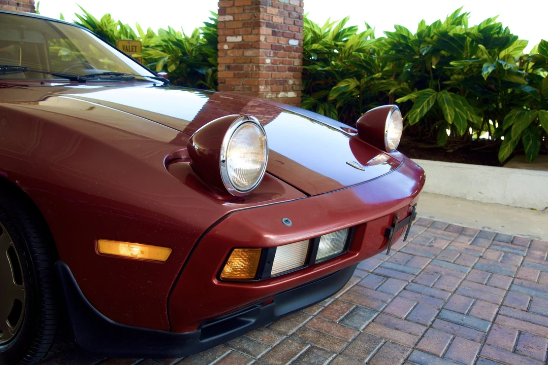 1982 Porsche 928 - Image 17 of 31
