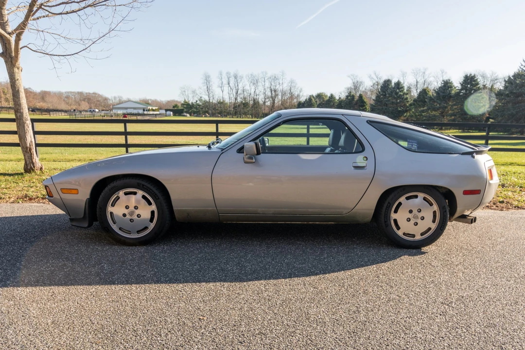 1982 Porsche 928 - Image 8 of 31