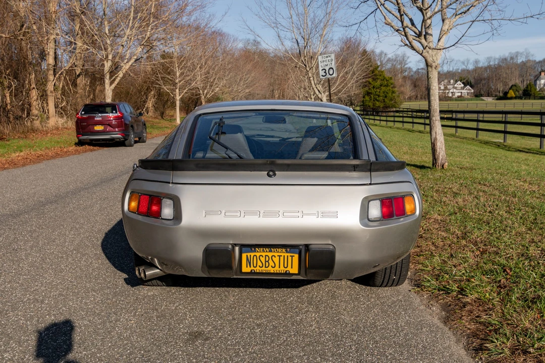 1982 Porsche 928 - Image 10 of 31