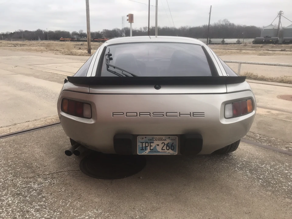 1982 Porsche 928 - Image 28 of 31