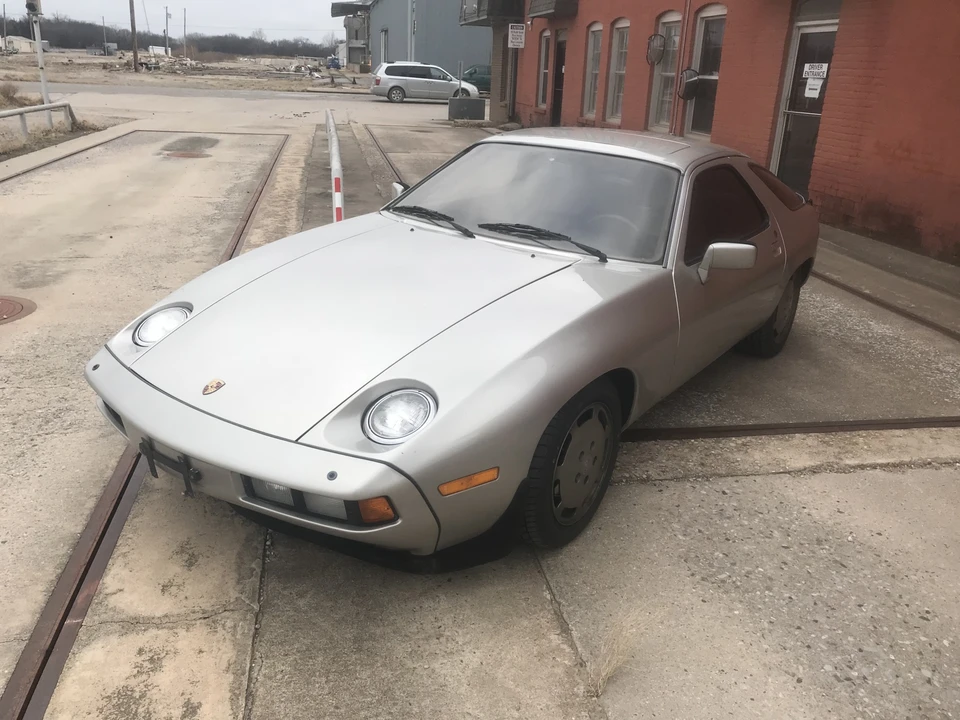 1982 Porsche 928 - Image 3 of 31