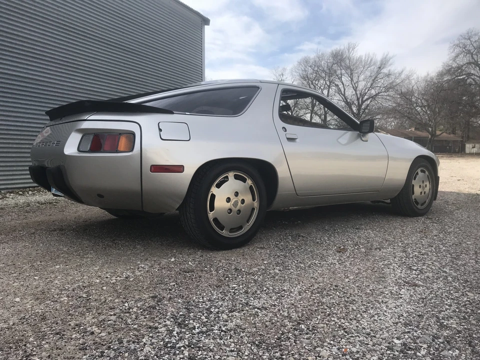 1982 Porsche 928 - Image 22 of 31