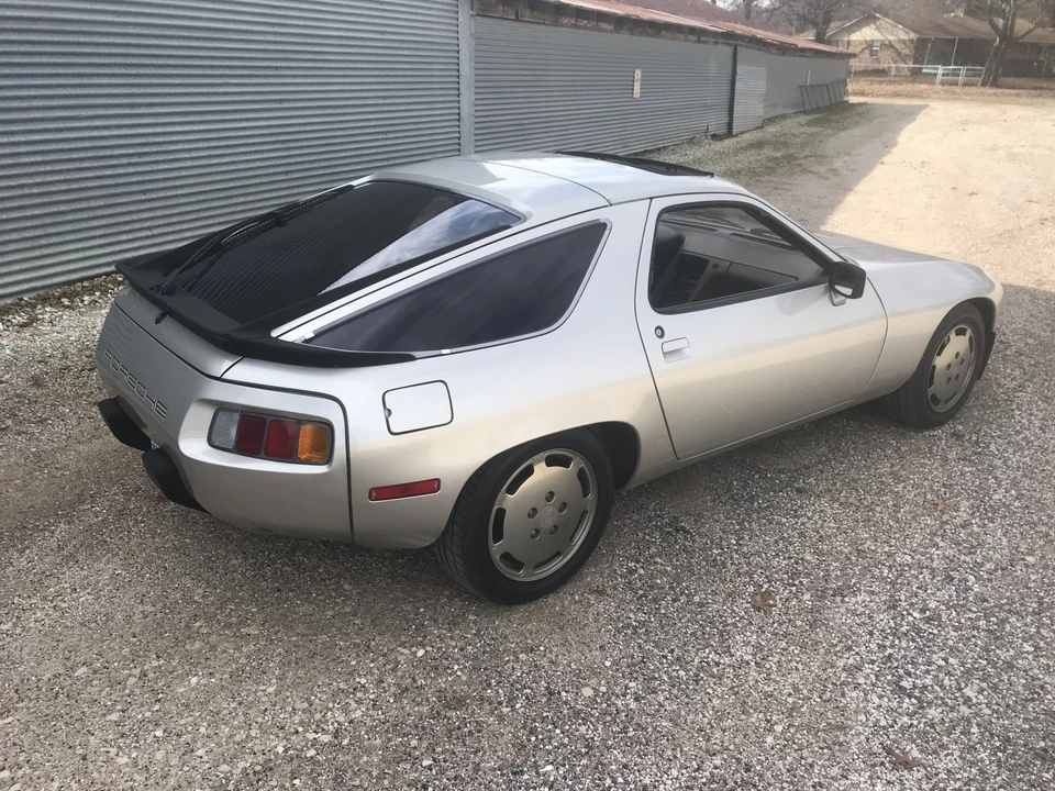1982 Porsche 928 - Image 23 of 31