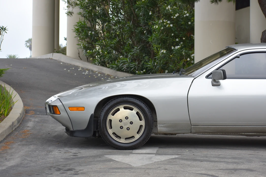 1982 Porsche 928 - Image 8 of 31