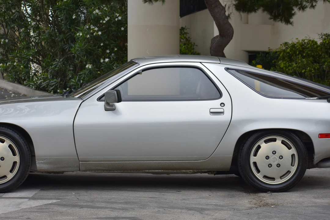 1982 Porsche 928 - Image 9 of 31