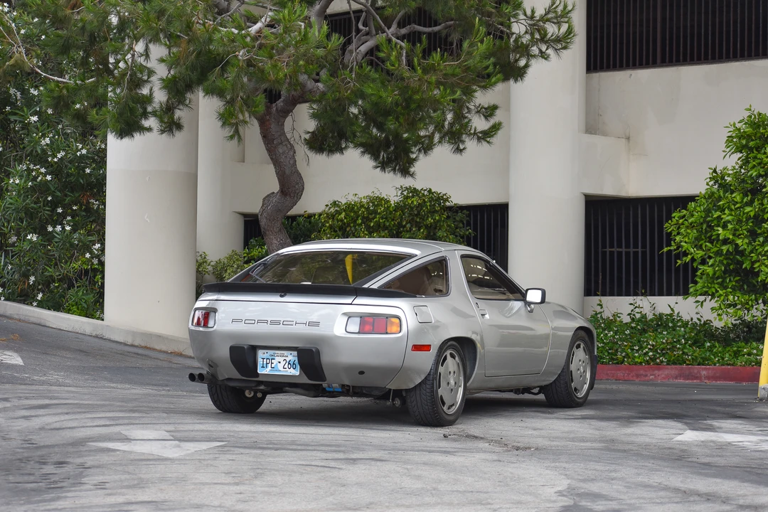 1982 Porsche 928 - Image 14 of 31