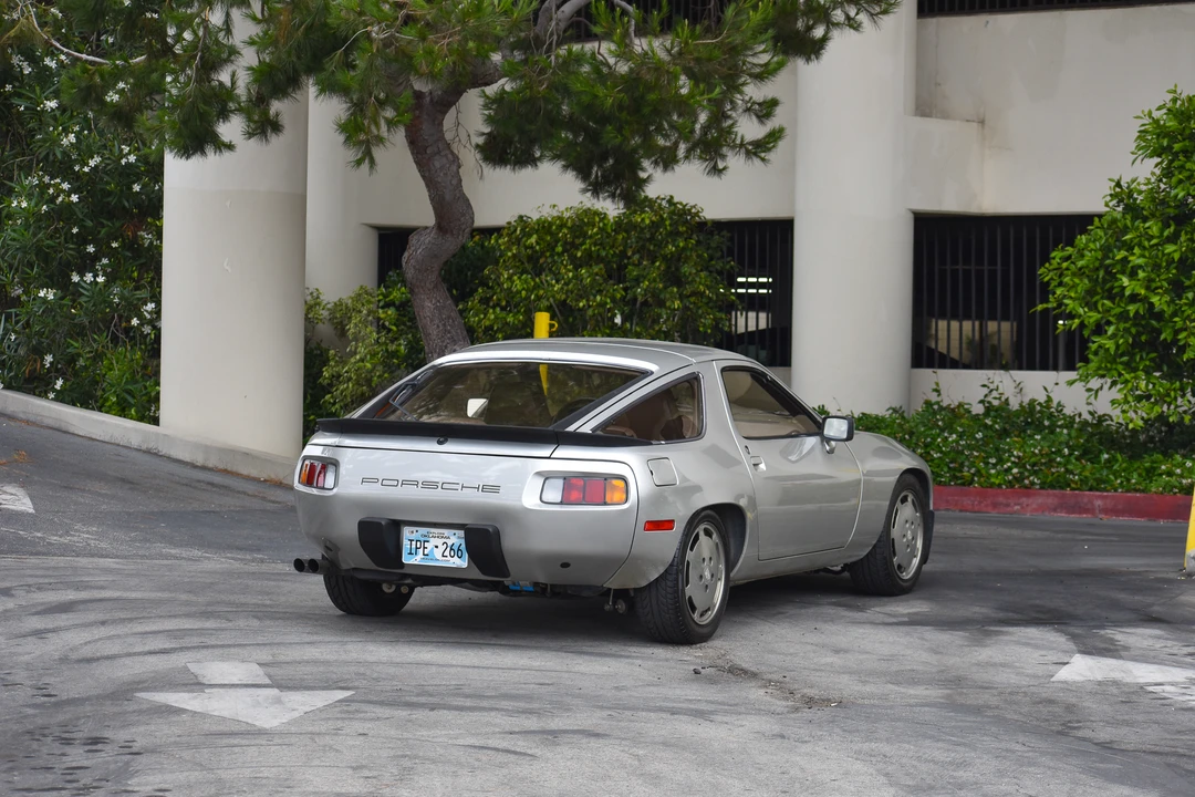 1982 Porsche 928 - Image 13 of 31