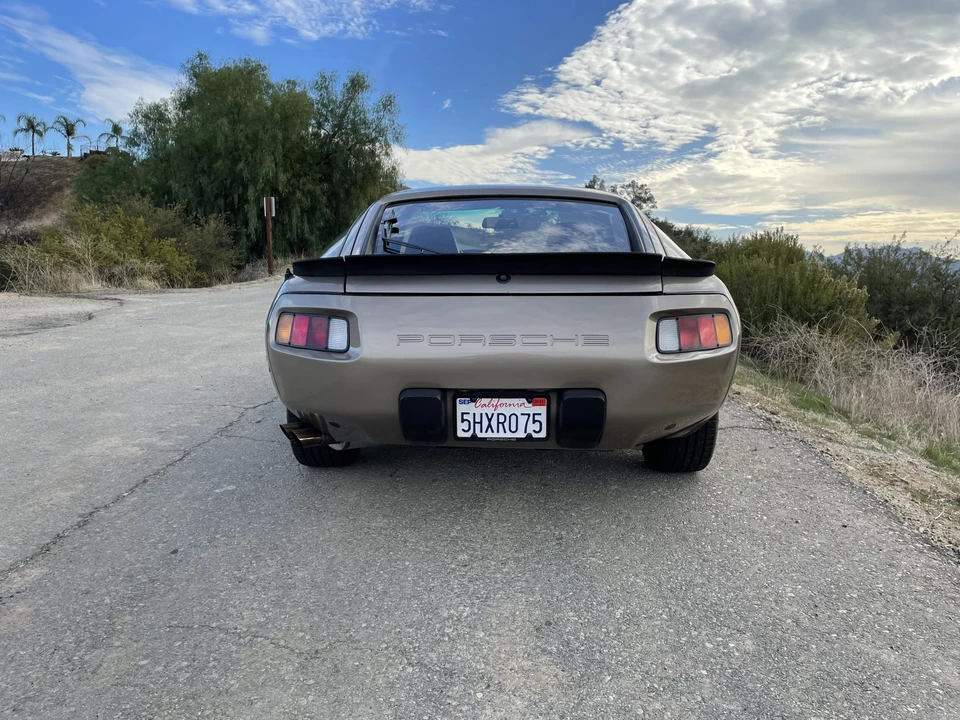 1982 Porsche 928 - Image 27 of 31