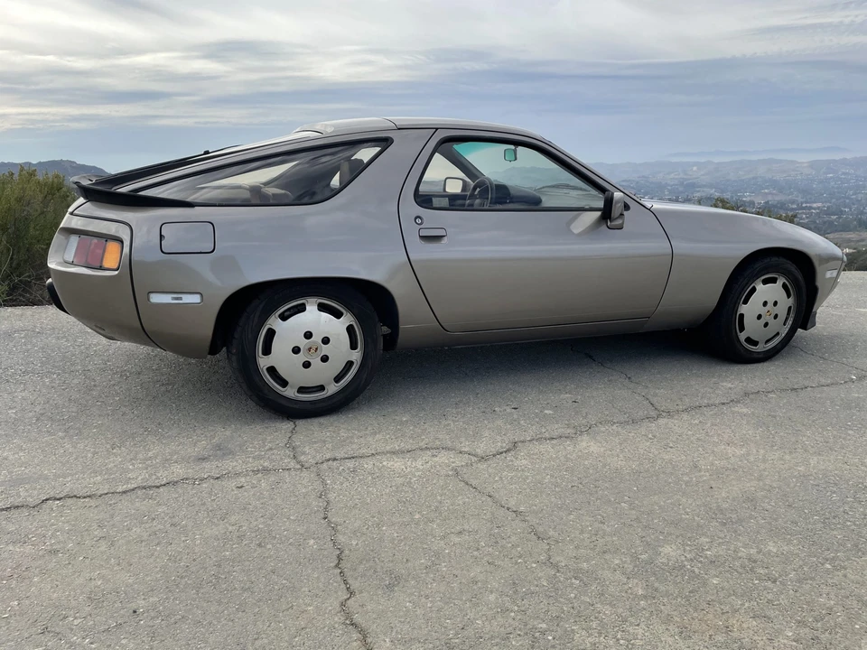 1982 Porsche 928 - Image 17 of 31
