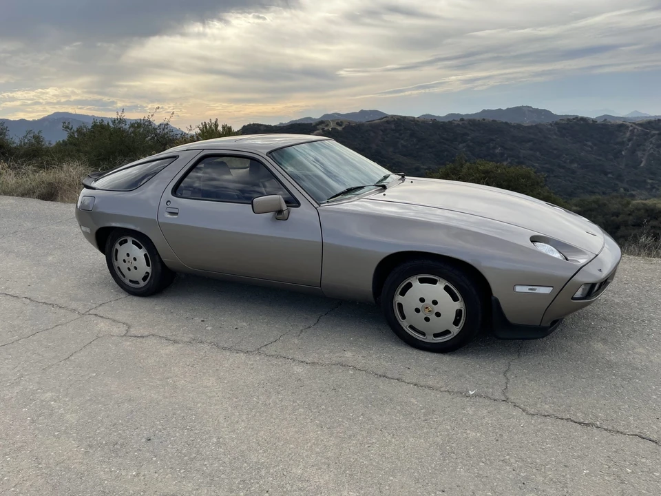 1982 Porsche 928 - Image 13 of 31