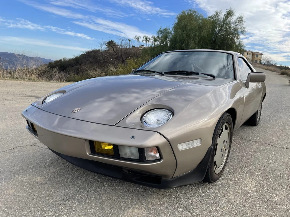 1982 Porsche 928 - Image 2 of 31