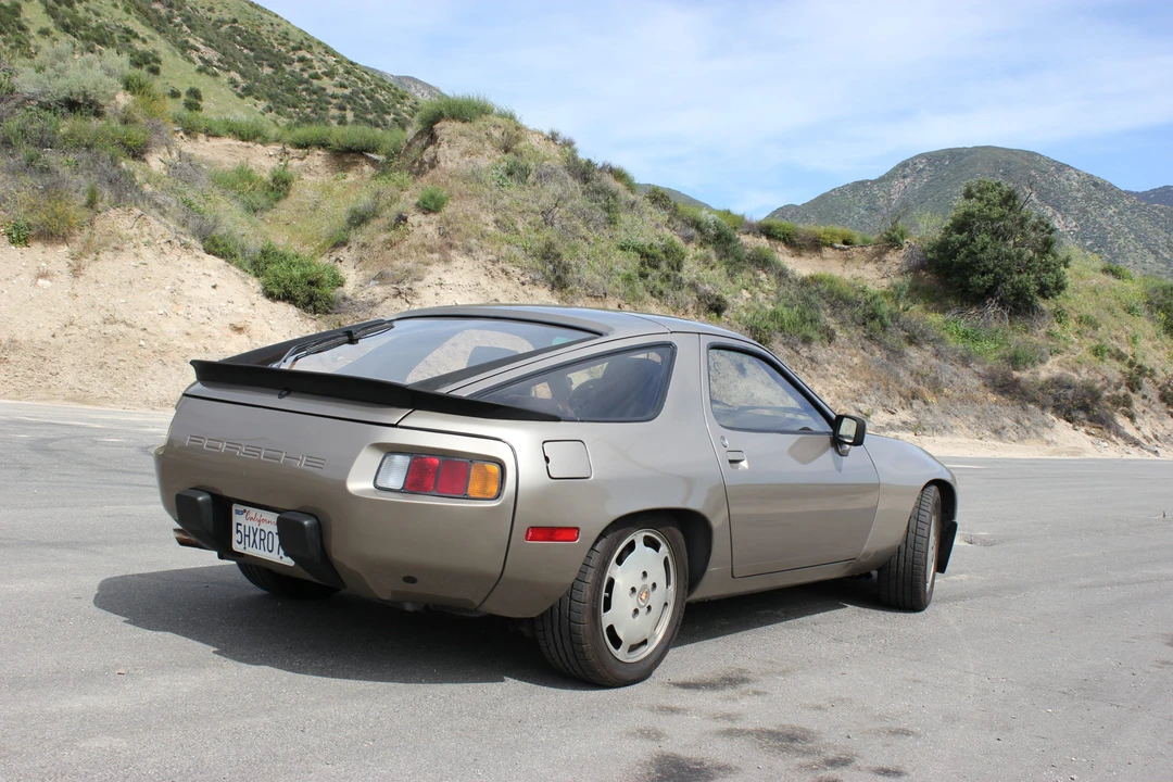 1982 Porsche 928 - Image 27 of 31