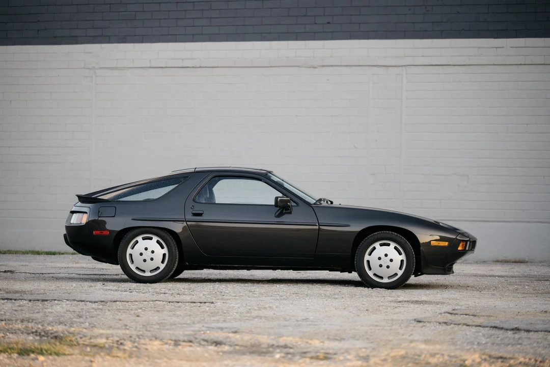 1982 Porsche 928 - Image 8 of 31
