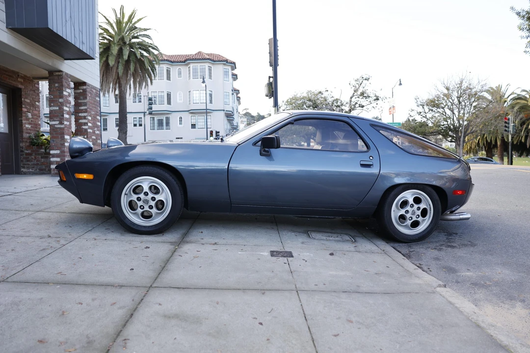 1982 Porsche 928 - Image 5 of 31