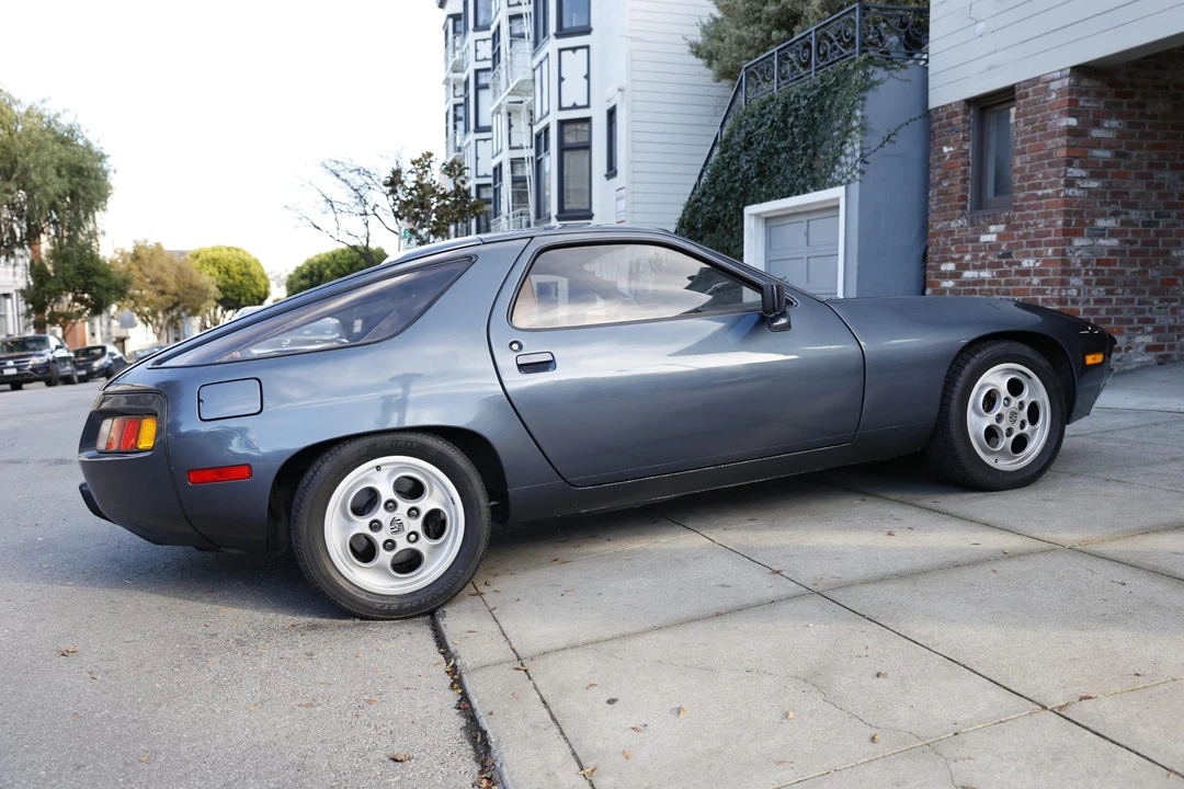 1982 Porsche 928 - Image 12 of 31