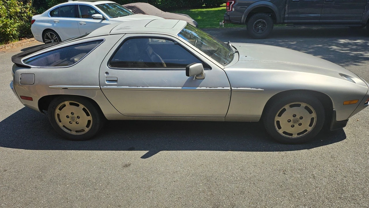 1982 Porsche 928 - Image 2 of 13