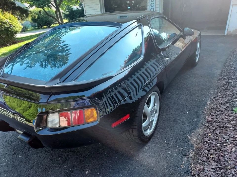 1982 Porsche 928 - Image 4 of 12