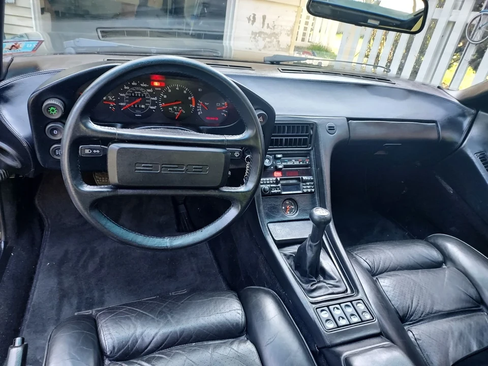 1982 Porsche 928 - Image 6 of 12