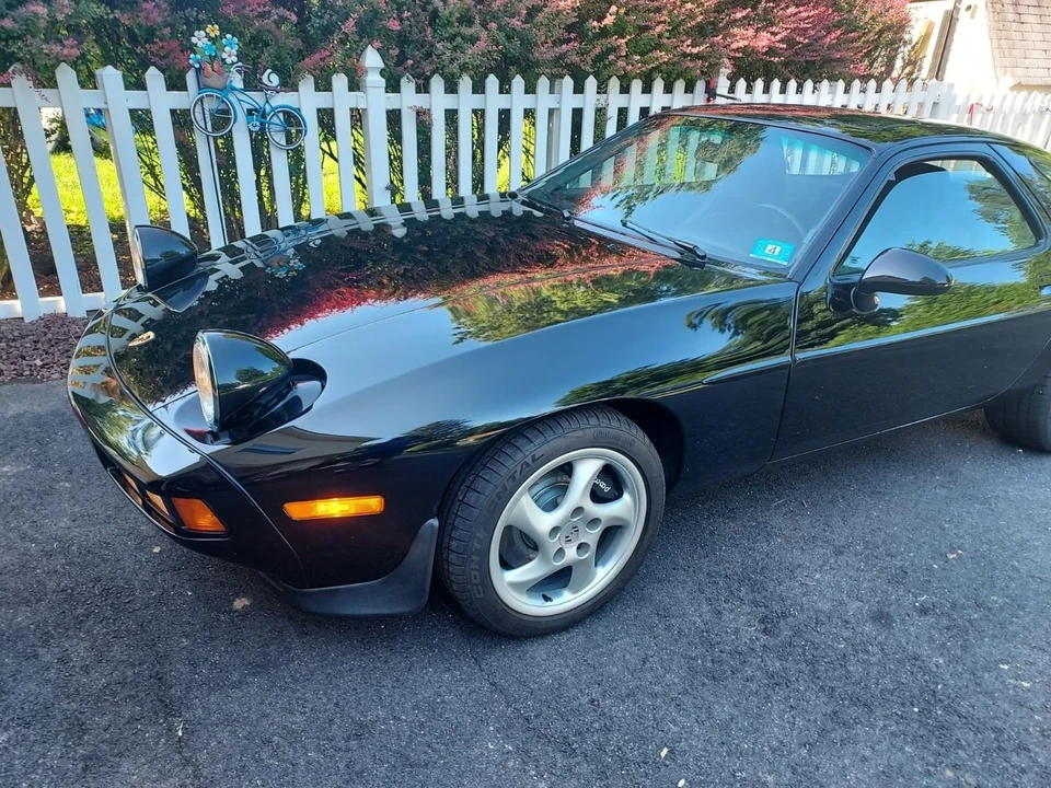 1982 Porsche 928 - Image 11 of 12