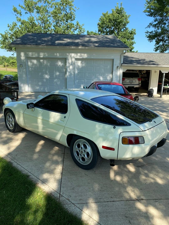 1982 Porsche 928 - Image 2 of 15