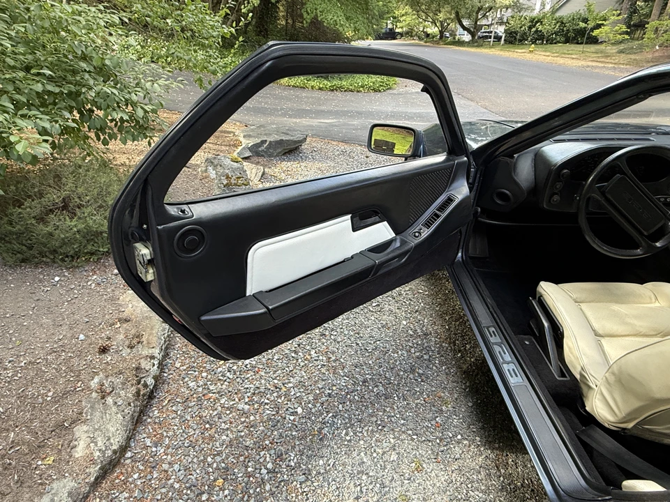 1982 Porsche 928 - Image 17 of 25