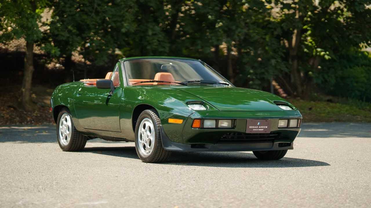 1982 Porsche 928 - Image 14 of 31
